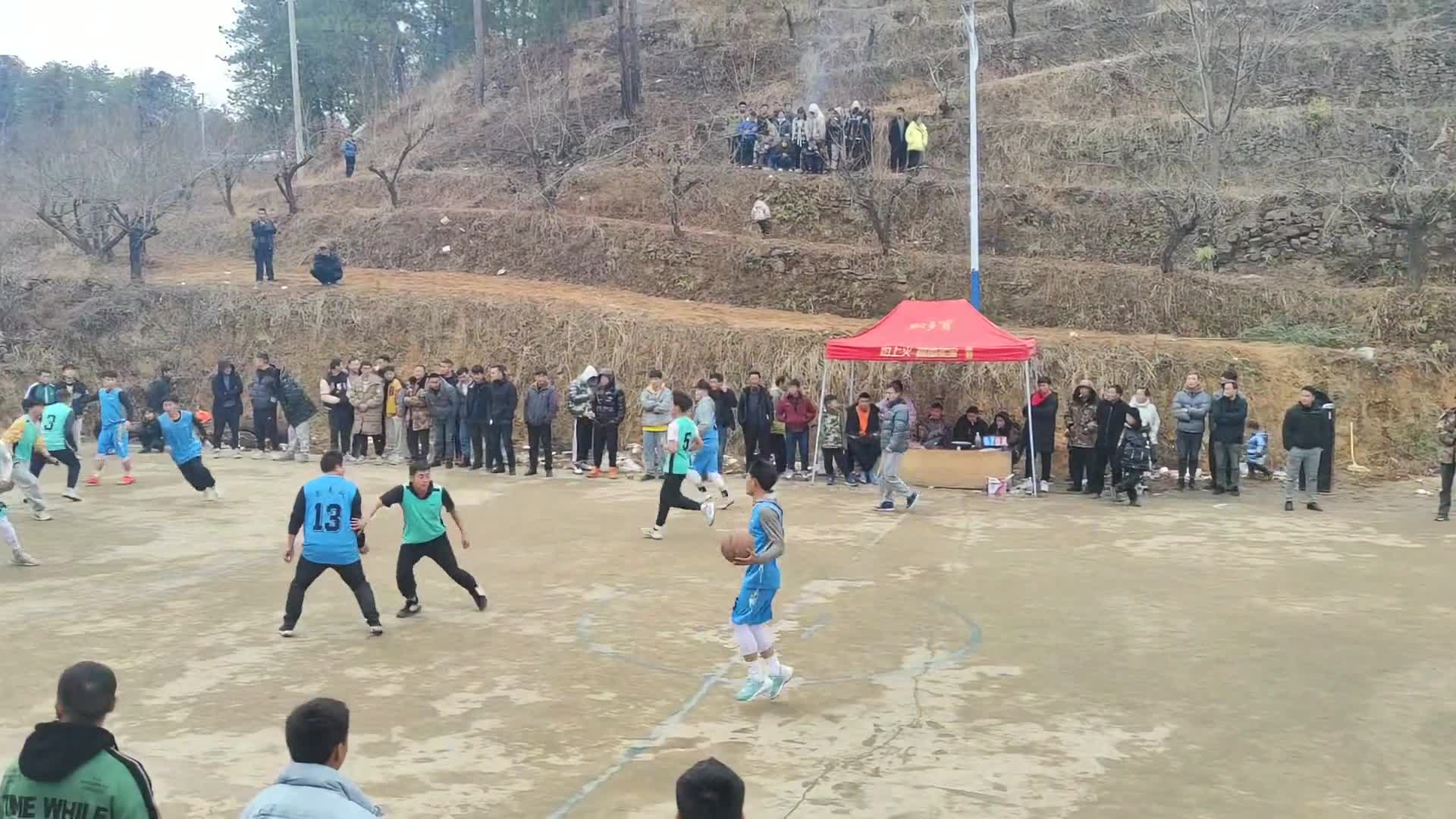 条件简陋 氛围十足！来感受下云贵川的村BA