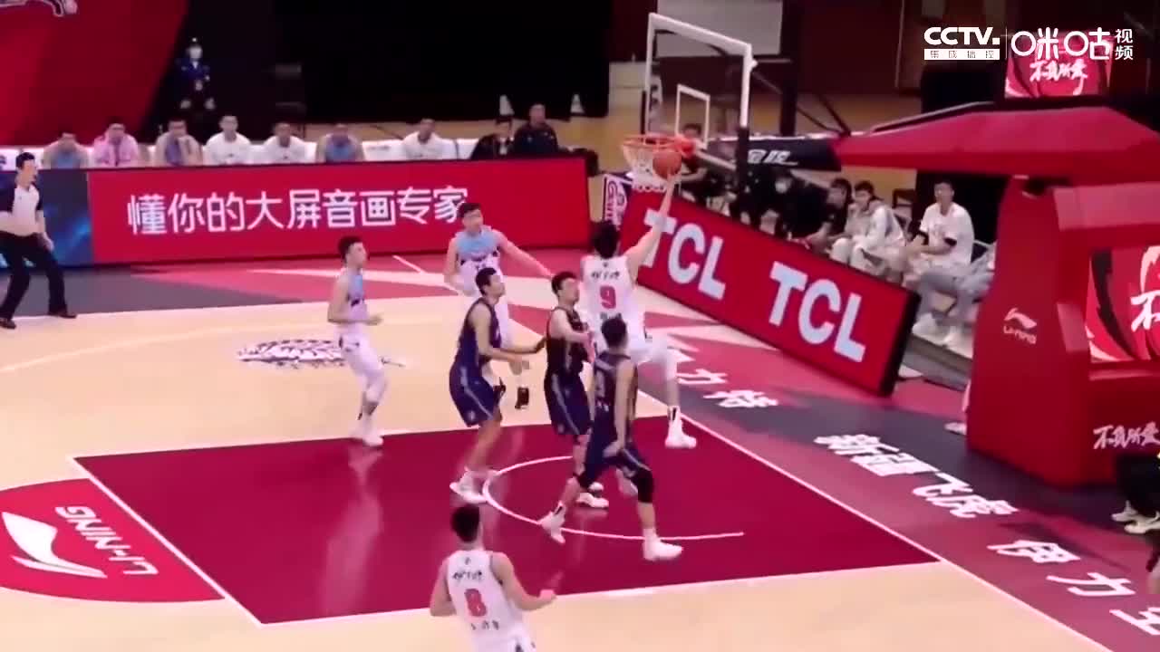 周琦在CBA大杀四方高光合集