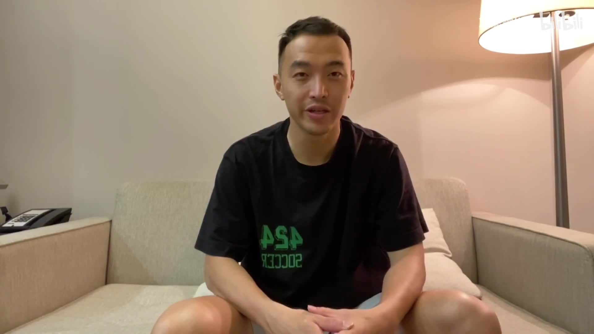 真·开箱！冯潇霆为你揭秘中超球队都给球员发什么装备